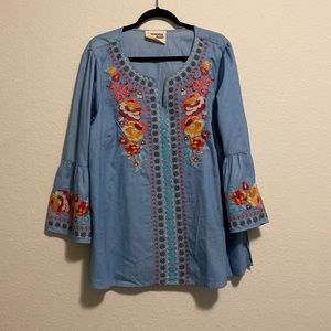 Chic Soul embroidered top